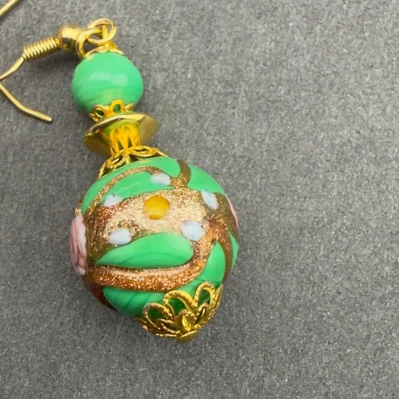 Vintage Murano Wedding Cake Green Glass Floral Drop Earrings Gold Tone Dangle - Picture 7 of 9